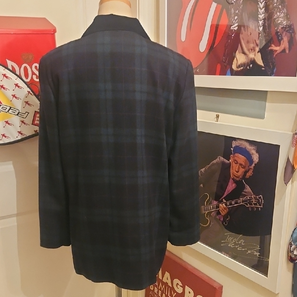 Sag Harbor Plaid Jacket with Black Accents - Picture 5 of 7